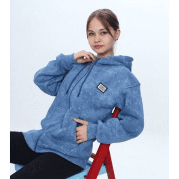 Dziewczęca bluza z kapturem w kolorze niebieskiego jeans – lekko ocieplana